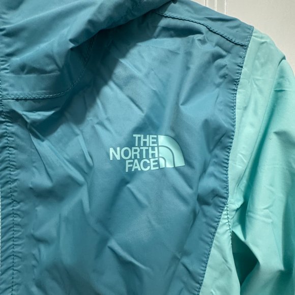 The North Face girl's windbreaker jacket with hood - Picture 4 of 6